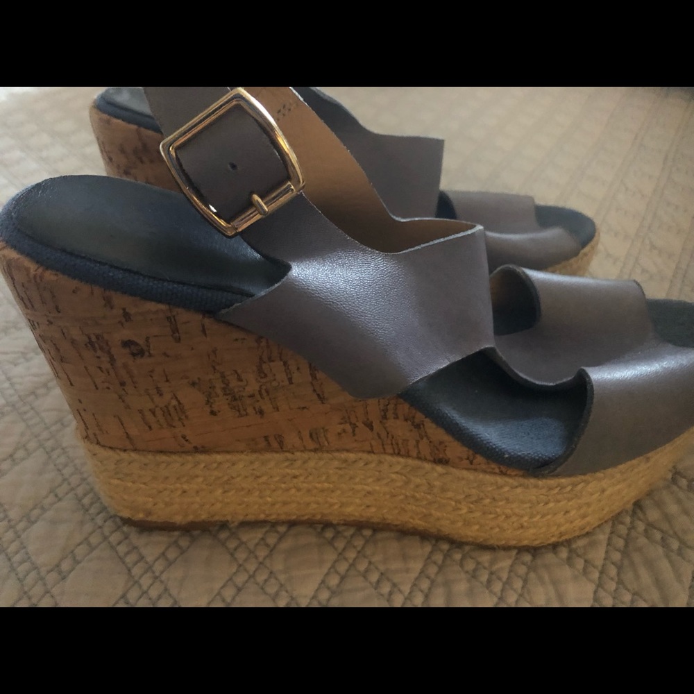 Shoes - Picture 2 of 4